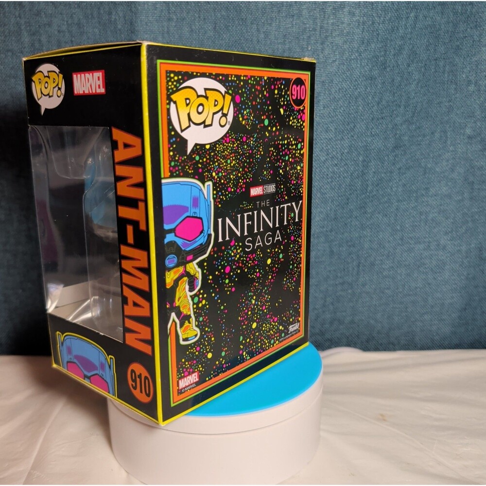 Funko Pop Ant-Man 910 Avengers Endgame Blacklight Target Exclusive PreOwned - Picture 5 of 16